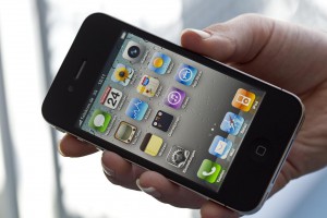 Festnetz auch unterwegs nutzen: Mit dem iPhone und der gratis HomeTalk App