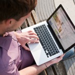 Mobiles Internet - jetzt noch schneller Mobiles Internet Laptop Notebook - Pressebild Telekom