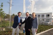 Annette Förster Leiterin Wirtschaftsförderungsgesellschaft Paderborn, Bürgermeister Michael Dreier und TK-World Vorstand Kai-Uwe Flormann