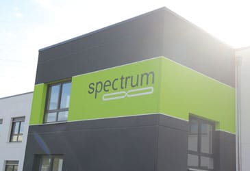 spectrum8 GmbH zieht ins neue Firmengebäude am Oberen Feld ein